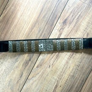 Chico’s Black Reversible Belt with Metallic Accents and genuine leather. Size M